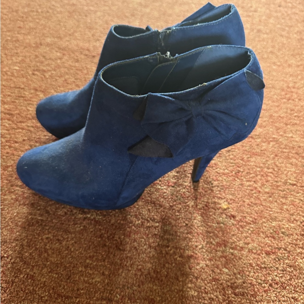 Elegant Blue Heeled Ankle Boots